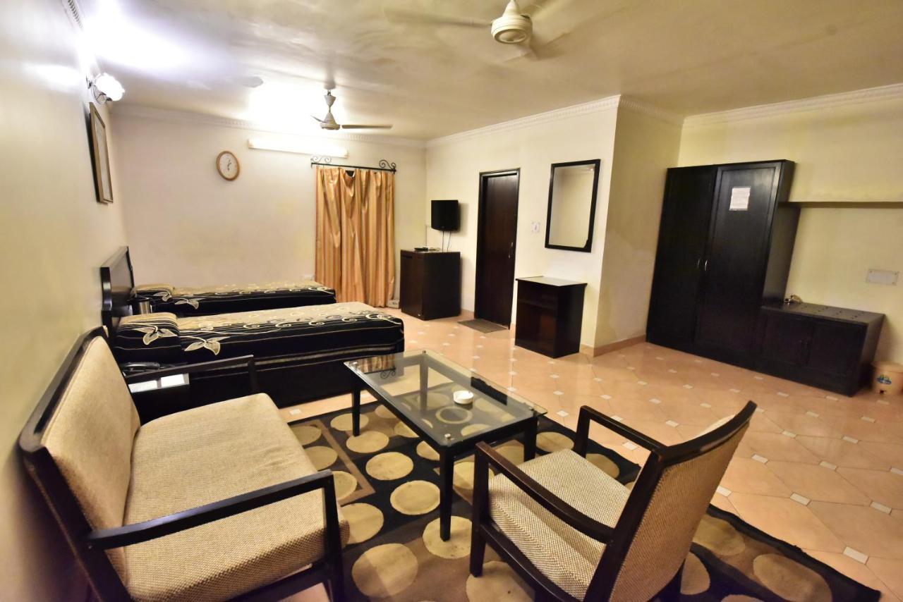 Hotel Tekareesinn Lucknow